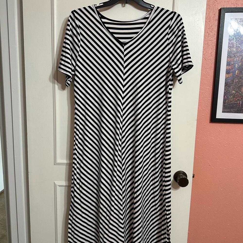 Black and White Striped Dress XL